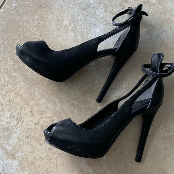 Guess open-toe hidden platform high heels - Picture 2 of 5